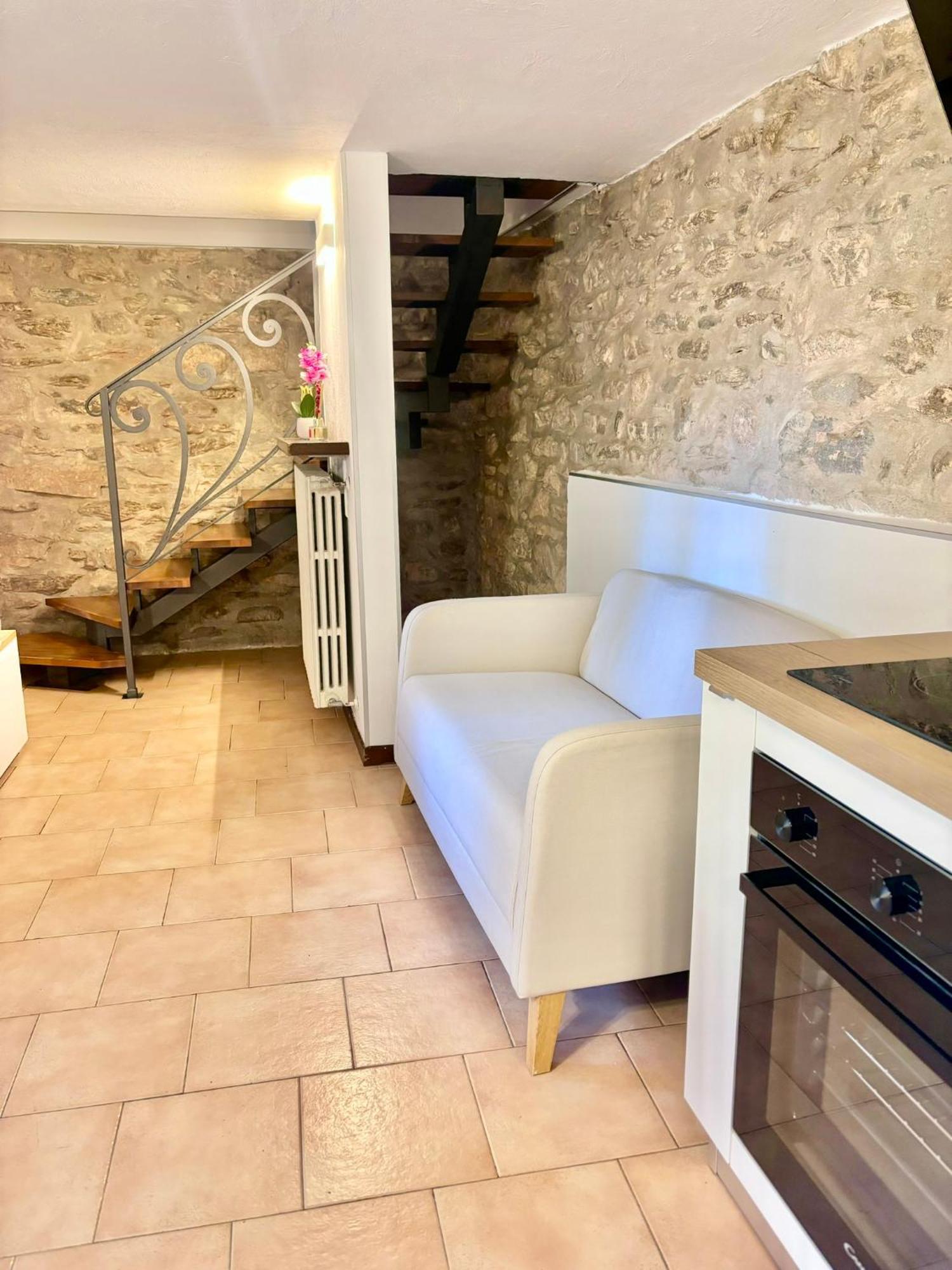 Vittoria Holiday House - Tulip Apartment And Tulip Room Stresa Exterior foto