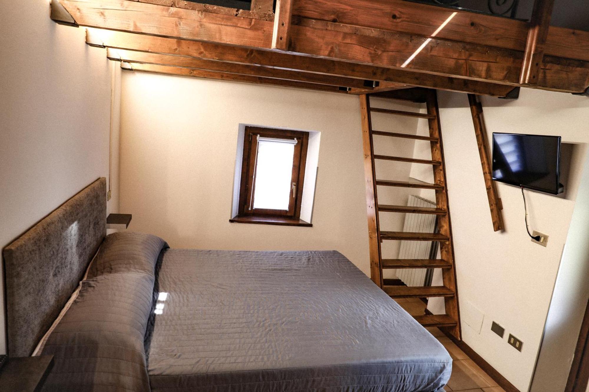Vittoria Holiday House - Tulip Apartment And Tulip Room Stresa Exterior foto